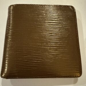 LOUIS VUITTON Mens Epi Bifold Brown Wallet  Good Used Condition